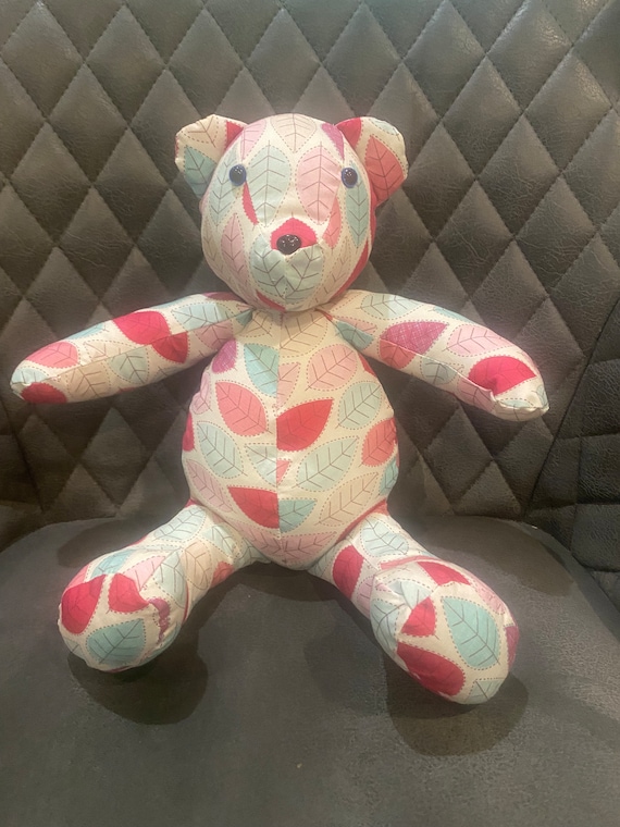 Ours en peluche pastel fait main en forme de feuille pour décorer