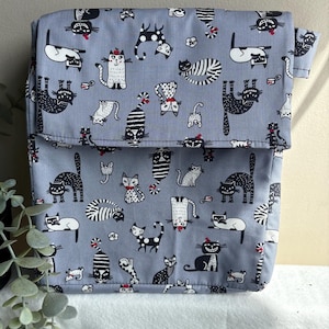 Cat  Insulated Lunch Bag for Women Kids, Grey background, Reusable Lunch Cooler for School, Office, Picnic, Teacher Gift Washable.