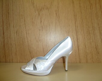 designer dyeable shoes