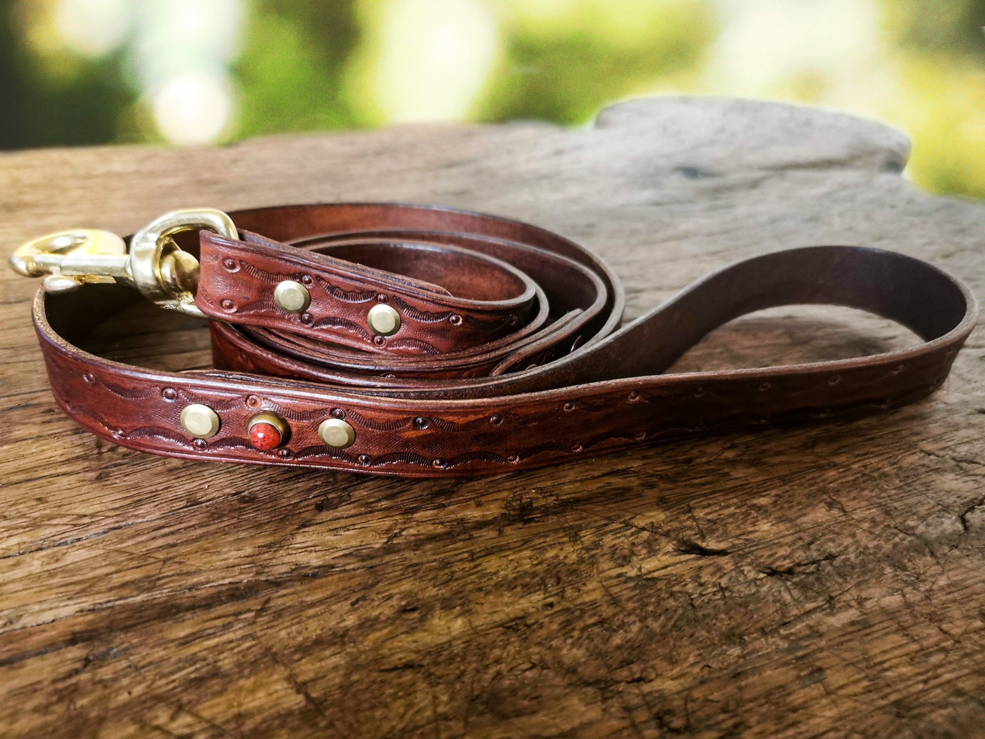 Laisse en Cuir Sculpté Main Pour Chien