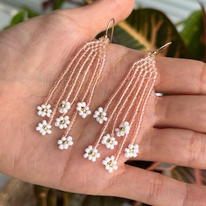 Blush and white daisy beaded fringe earrings | 14k Gold Fill Hooks | floral, daisy, flower, boho earrings, pink, white, festival, spring