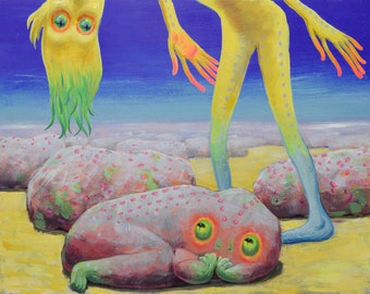 Può includere: Dipinto originale raffigurante creature surreali su una spiaggia. Le figure sono gialle, rosa e blu, con grandi occhi e arti allungati. Lo sfondo presenta un cielo blu e sabbia gialla, con rocce rosa e bianche.