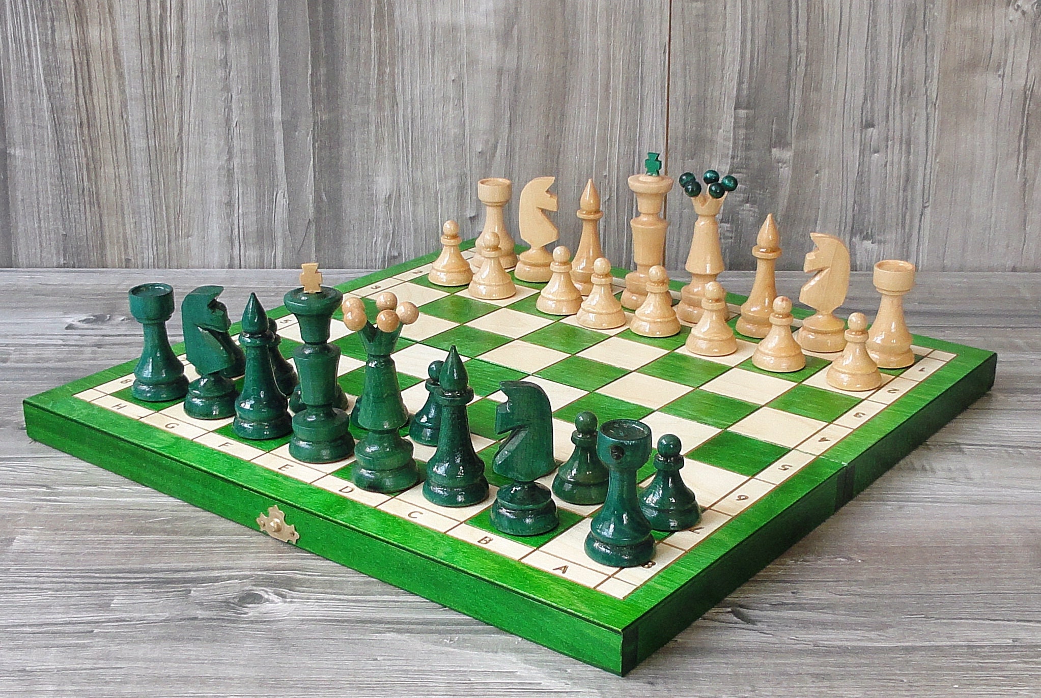 Grünes Holz Schachset 40 cm x 40 cm Holz Schachspiel