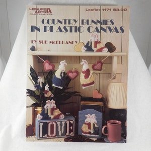 Ulotka vintage, „Króliczki wiejskie na płótnie plastikowym” autorstwa Leisure Arts #1171, Dekoracja sezonowa, Walentynki, Wielkanoc, Rękodzieło vintage, Kopia 1988