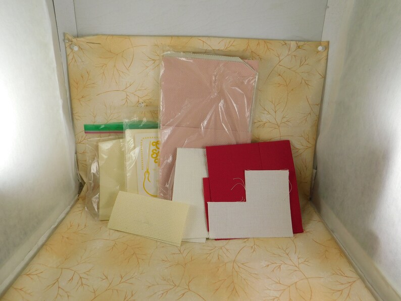 mixed-vintage-lot-of-14-18-22-count-aida-cloth-redwhitepinkecru