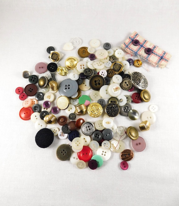 Vintage 1950s/60s/70s Button Lot: Assorted Colors, Sizes, and Styles (3.7 Ounce Bag)