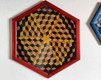 Solar Kaleidoskop Dekoration Rahmen. Mosaikartige Wandbehang inspiriert von persischen Designs in Bronzetönen.