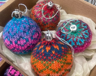 Knitted bauble