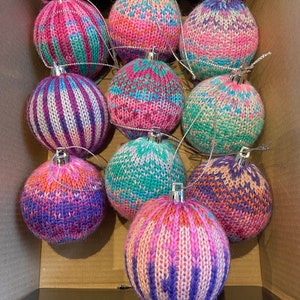 Knitted bauble image 2