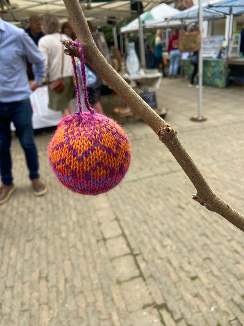 Knitted bauble image 4