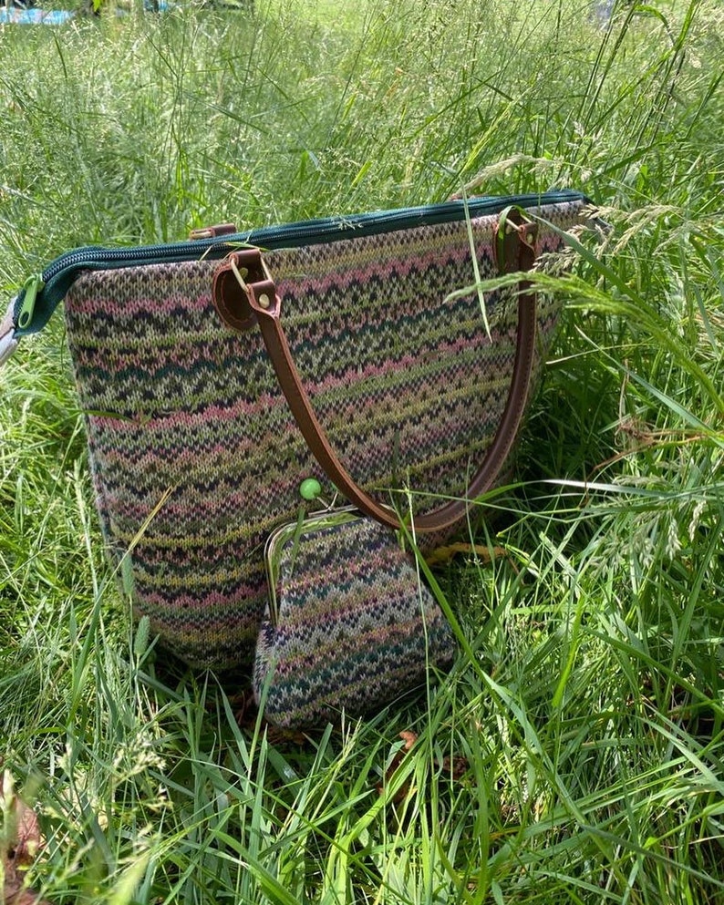 Fairisle handbag pink and green image 2