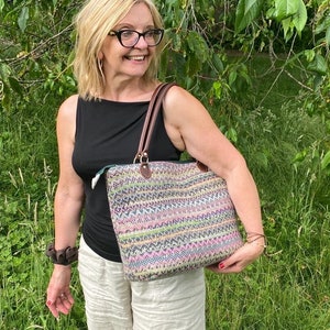 Fairisle handbag pink and green image 7