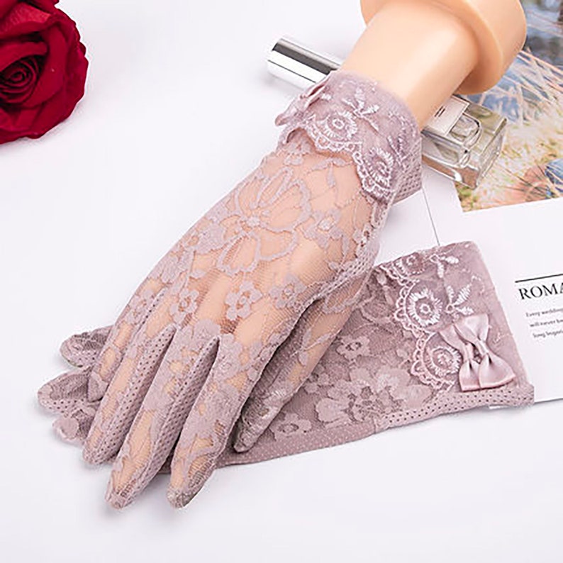 Women Floral Lace Gloves Wrist Length Bridal Lace Gloves,Women/'s Summer Driving Sunscreen and Anti-ultraviolet Lace Gloves