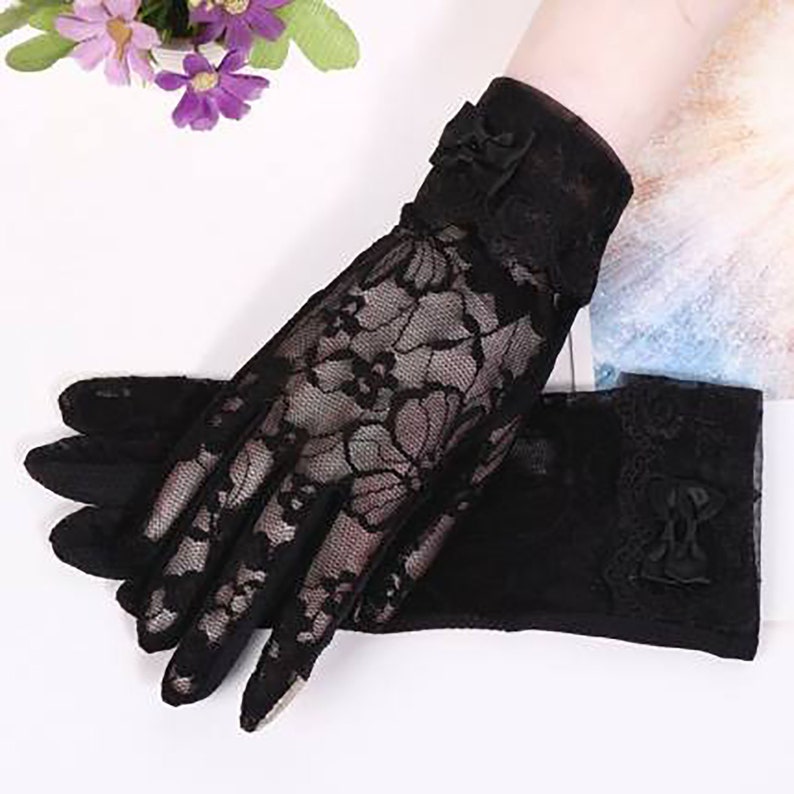 Women Floral Lace Gloves Wrist Length Bridal Lace Gloves,Women/'s Summer Driving Sunscreen and Anti-ultraviolet Lace Gloves