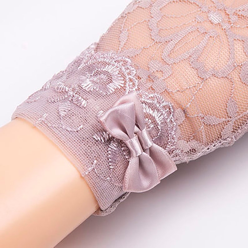 Women Floral Lace Gloves Wrist Length Bridal Lace Gloves,Women/'s Summer Driving Sunscreen and Anti-ultraviolet Lace Gloves