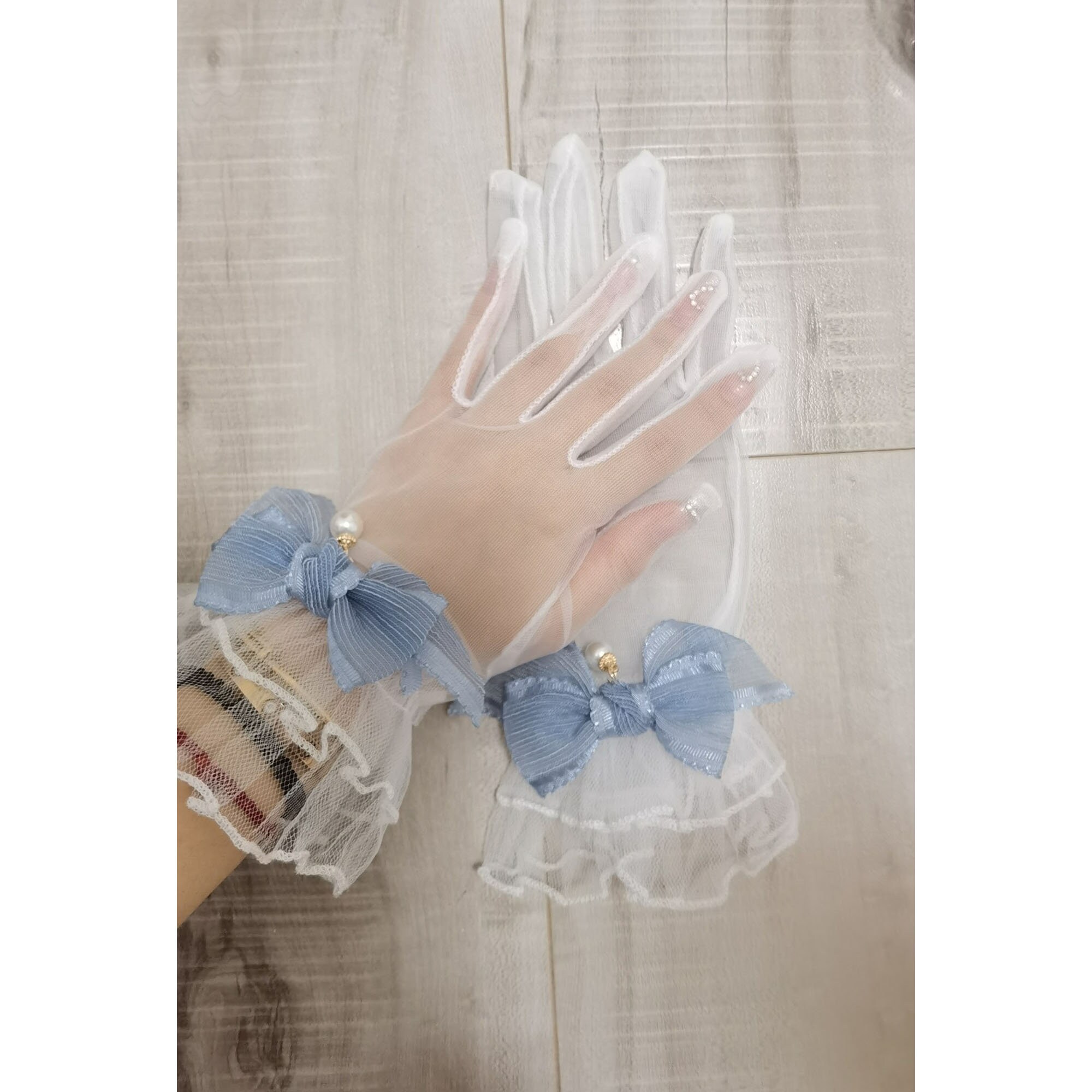 Sweet Lolita Elegant Bowknot Beads Cluster Bridal Floral Lace Gloves Gothic  Retro Sheer Short Wrist Length Gloves for Wedding Parties