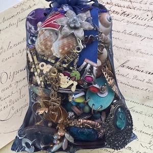 Junk Jewelry Pouch for Crafting – Assorted Broken Pieces, Mismatched Earrings