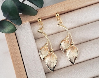 Gold Calla Lily Dangle Earrings| Gold Calla Lily Earrings| Gold Dangle Earrings| Gold Flower Earrings Dangle| Floral Dangle Earrings Women