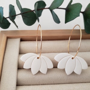 Polymer Clay Lotus Flower Dangle Earrings| Floral Clay Earrings| Handmade Clay Earrings| Flower Hoop Earrings| Flower Hoops| Lotus Earrings bild 5