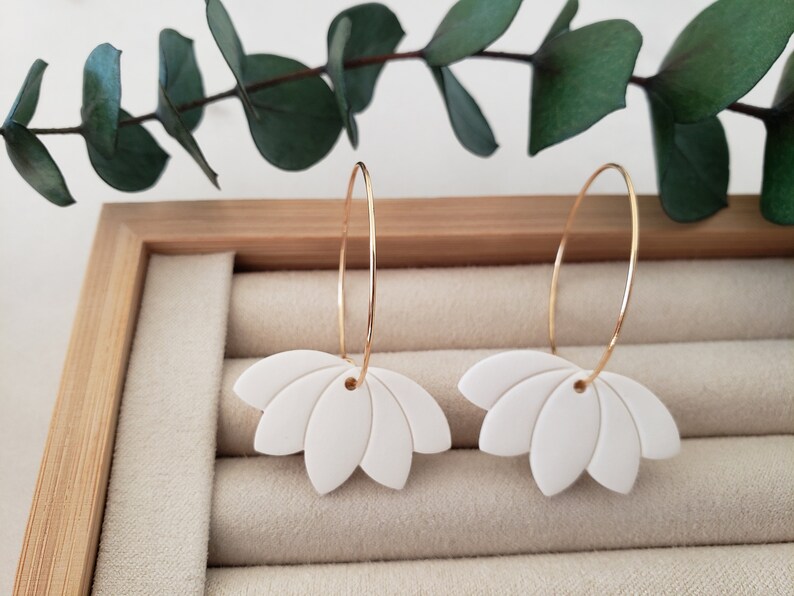 Polymer Clay Lotus Flower Dangle Earrings| Floral Clay Earrings| Handmade Clay Earrings| Flower Hoop Earrings| Flower Hoops| Lotus Earrings bild 5