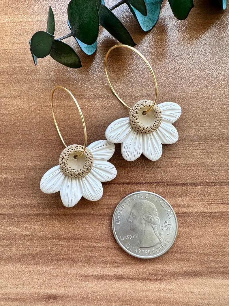 Polymer Clay Half Daisy Hoop Earring Boho Earrings Floral Polymer Clay Earrings Handmade Clay Earrings Sunflower Clay Hoops Spring Clay Bild 10