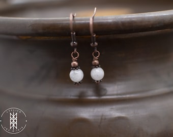 Minimalist dangling earrings made with natural pearls and aged copper wires - Celtic Viking style - handmade
