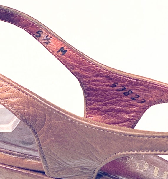 1960s Brown Leather Kitten Heels - image 6