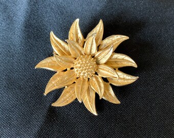 Vintage Golden Poinsettia Brooch Pin - 1960s or 1970s