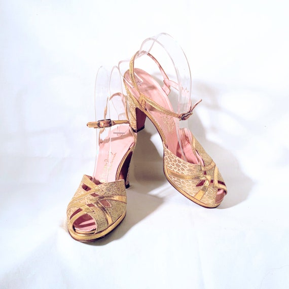 1940s Gold Leather & Brocade Peep-Toe Platform San