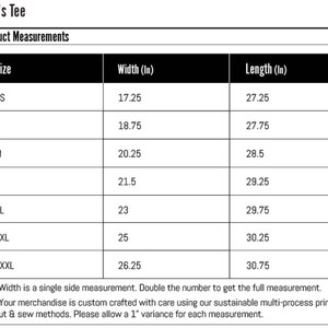 Puede incluir: Una tabla de tallas para una camiseta que muestra el ancho y la longitud en pulgadas para las tallas XS a XXXL.