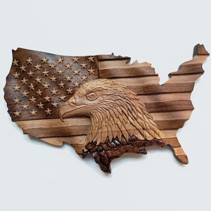 Hölzerne gewellte amerikanische Flagge mit Adler Flagge