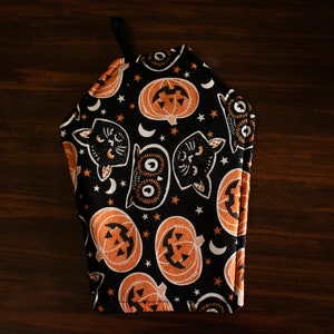 Vintage-style Halloween Coffin Pot Holder