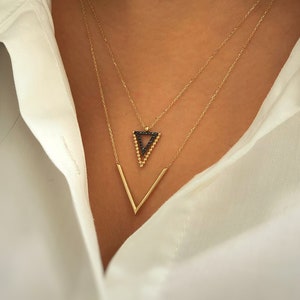 14k Solid Gold V Necklace / Minimal Brillant Dainty Gift / Triangle Layering Gold / Geometric Chevron / Valentines Day / Gifts for Her