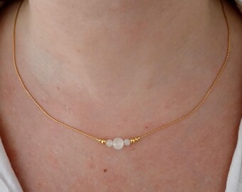Short moonstone gold necklace,subtle jewelery for woman,gold gemstone minimalist jewelry gift,delicate layered simple crystal boho choker
