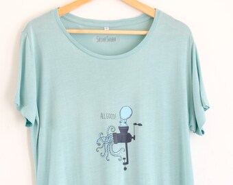 Slouchy hippie tee Oversized tee Cali tee shirt Thin tshirt Comfort beachy tshirt Wide soft tshirt