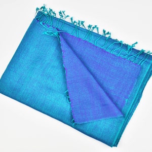 Seidenschal smaragd, Lila Seide, Wolle, Geschenk für Mama, Geburtstagsgeschenk verpackung, Stola 72cm x 208cm