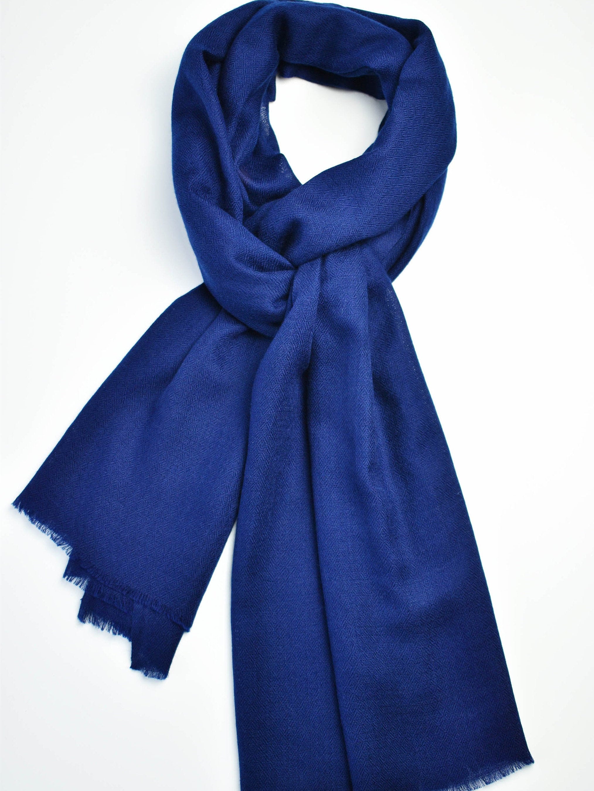 スカーフ Weekend Navy Blue Cashmere Blend Rauche Foulard Weekend Max Mara Navy Blue Cashmere Blend Rauche Foulard