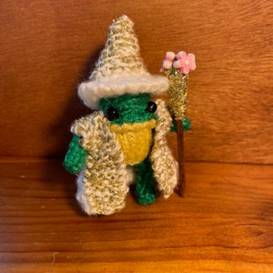 Hand Knit Frog | The Good Spirit Froggy with Accessories | Vegan