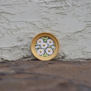 Daisy Mini Painting Round Miniature Original Floral Art Small Artwork Oil Painting Gold Frame White Flowers Daisies Wall Art 2.4х2.4 in imagen 8