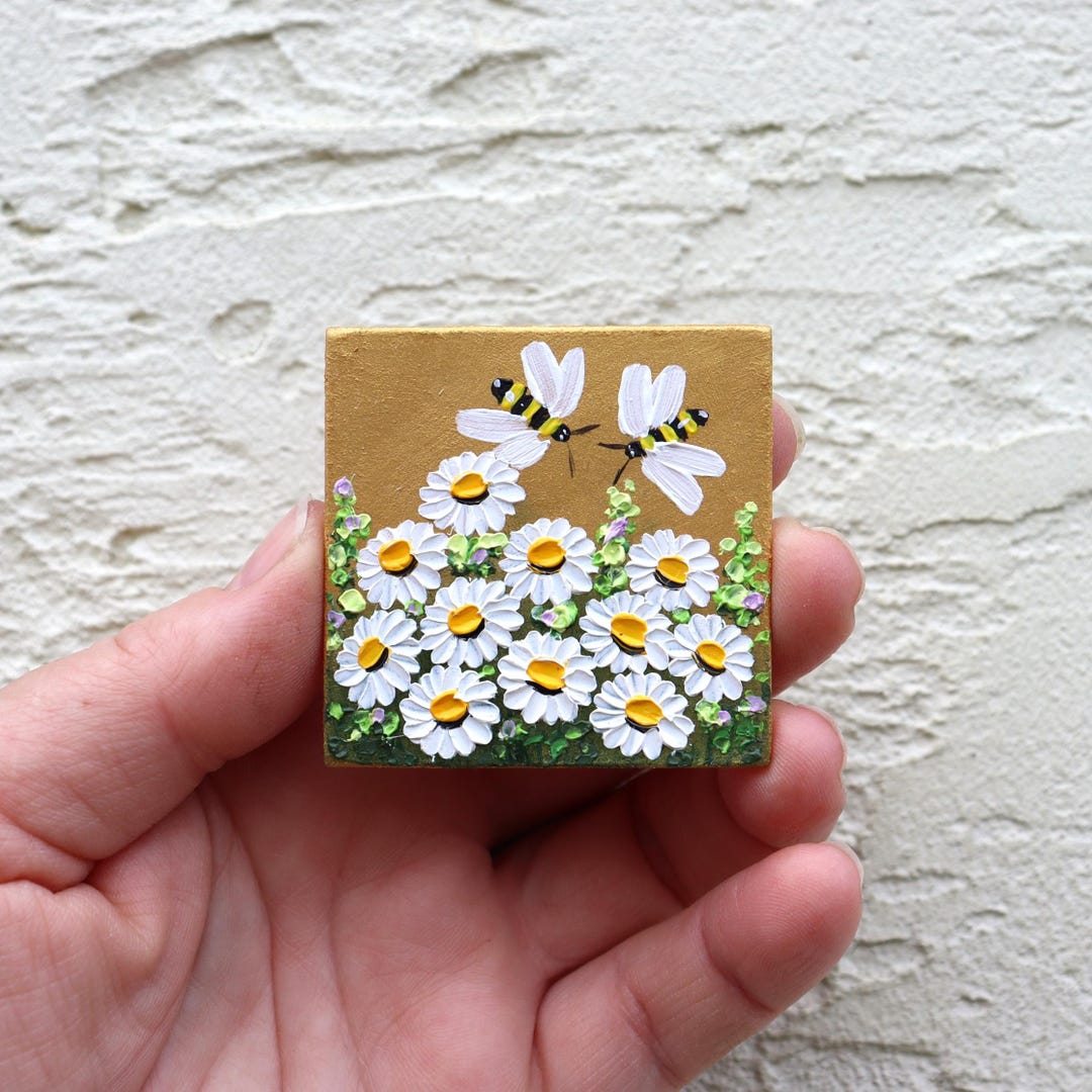 Bee and Daisy Mini Oil Painting: Small Floral Artwork (2x2 In) - Etsy