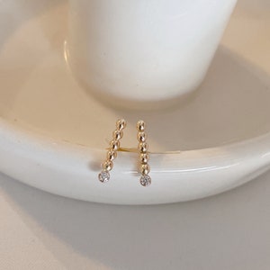 Barra de cuentas llena de oro de 14KGF con pendientes CZ de diamantes, Barra de oro con pendientes CZ, Pendientes de barra de bola redonda con CZ, Joyería nupcial, Conjunto de pendientes