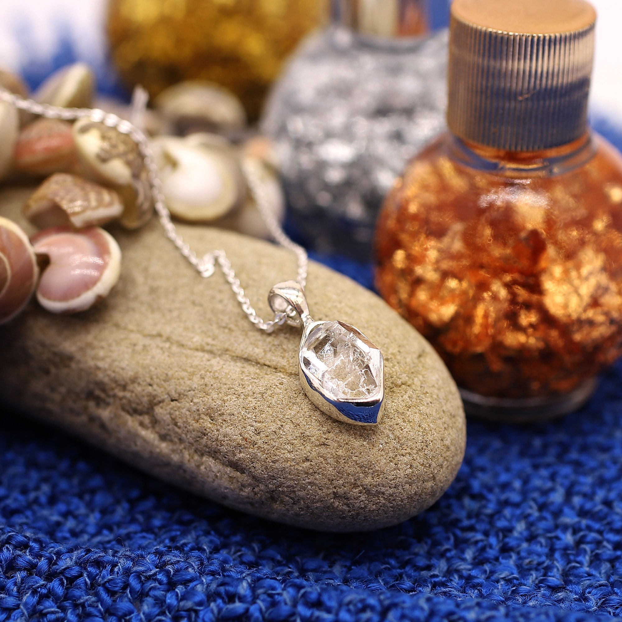 Gold diamond pendant set new arrivals
