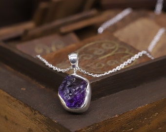 Rough Amethyst Pendant February Birthstone Pendant 925 Sterling Silver Raw Amethyst Necklace with 18 Inch Silver Chain (Stone Size 8*12 mm)