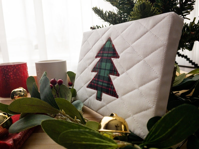 Green and Red Plaid Christmas Tree Quilt for Farmhouse Tray Christmas