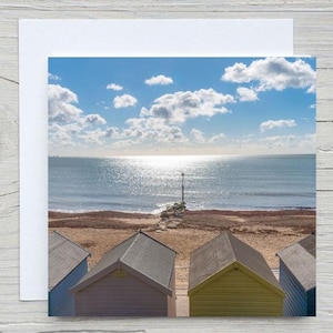 Tarjeta de felicitación en blanco con foto de Dorset, 'Avon Beach Huts, Christchurch Dorset'. Tarjeta capturada con carbón con Woodland Trust. Con sobre.