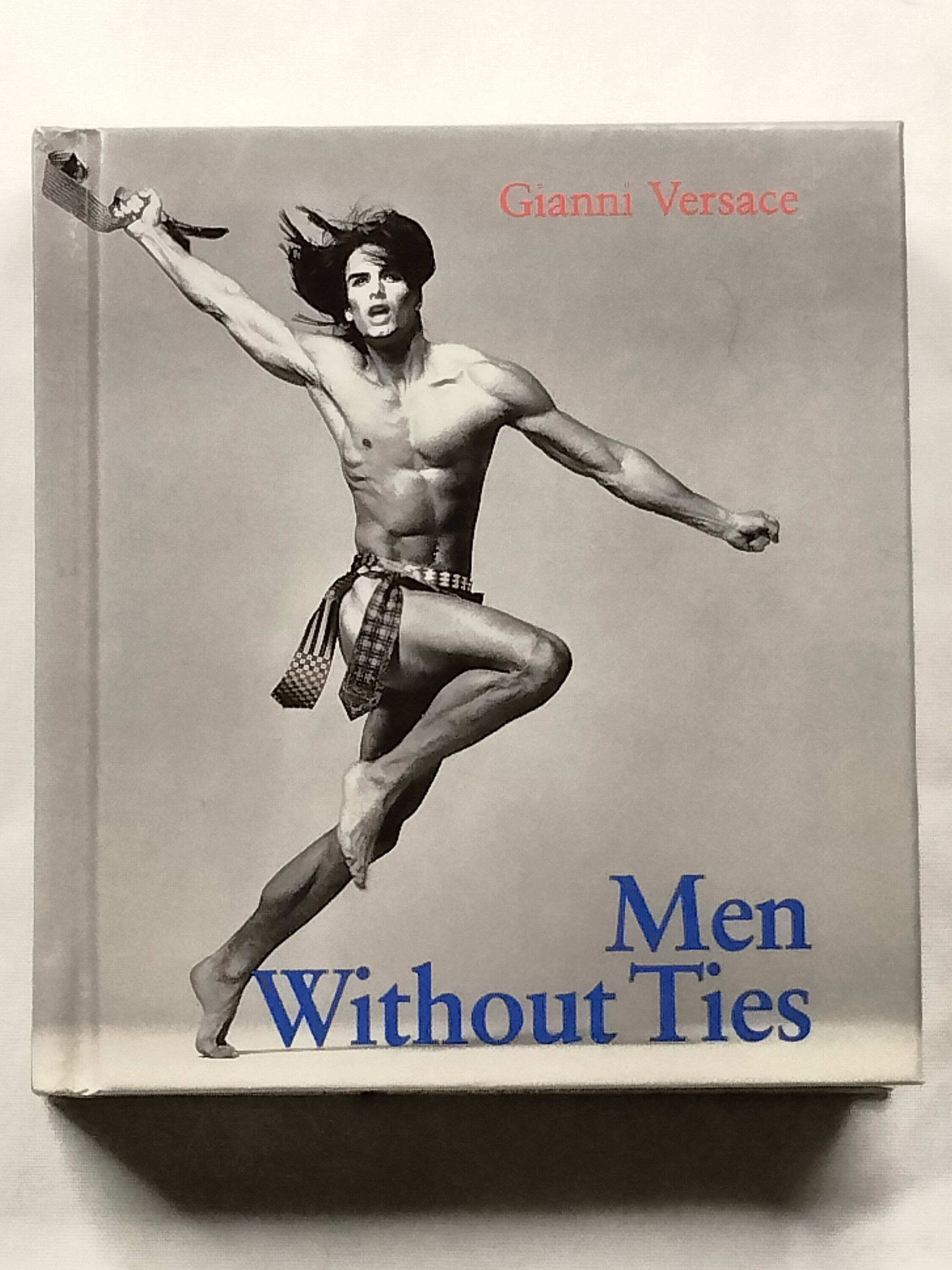 VERSACE ヴェルサーチェ　Men Without Ties 写真集 Men Without Ties by Gianni Versace (hardcover, 1997) Tiny
