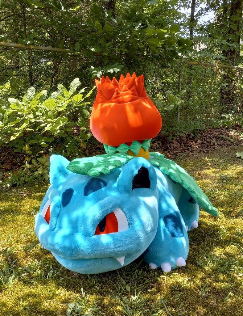 thumbnail image 2 of Pokémon Center Ivysaur Plush – 8 Inches, Officially Licensed, Brand New – Made In China 2 of 6