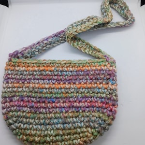 Mini crochet purse