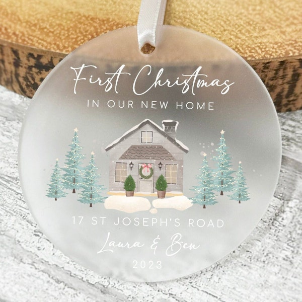 Neues Zuhause Personalisierte Frosted Weihnachtsverzierung Neues Zuhause Geschenk | Weihnachten im neuen Zuhause | Erstes Zuhause 2023 | Weihnachtsgeschenk | Weihnachten