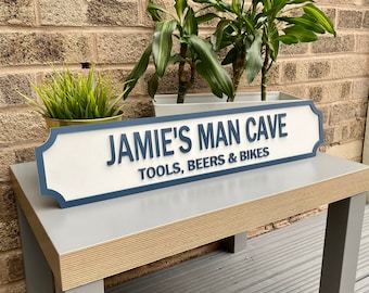 Plaque de rue personnalisée de style vintage pour homme des cavernes de jardin | Cadeau homme des cavernes | Cadeau d'anniversaire | Panneau acrylique | Cadeau d'anniversaire | Cadeau pour lui